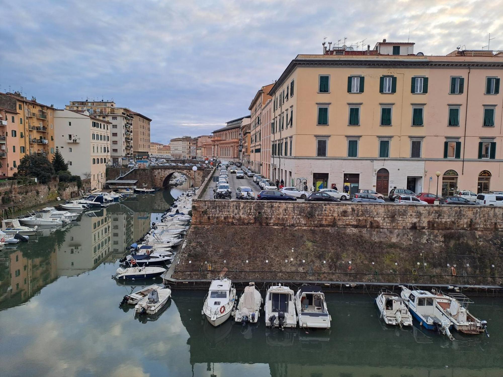 Giappone Inn Flat Livorno Eksteriør bilde